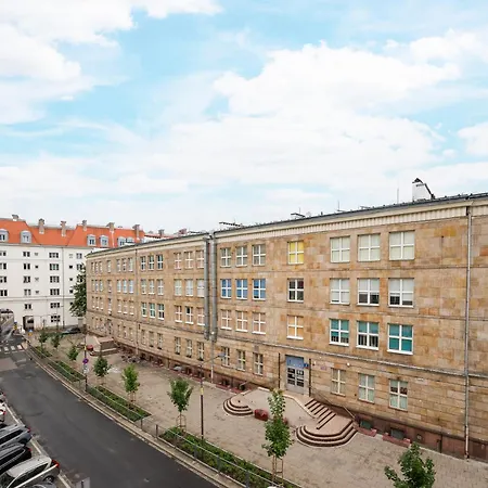 Plac Zbawiciela Urban By Bookinghost *